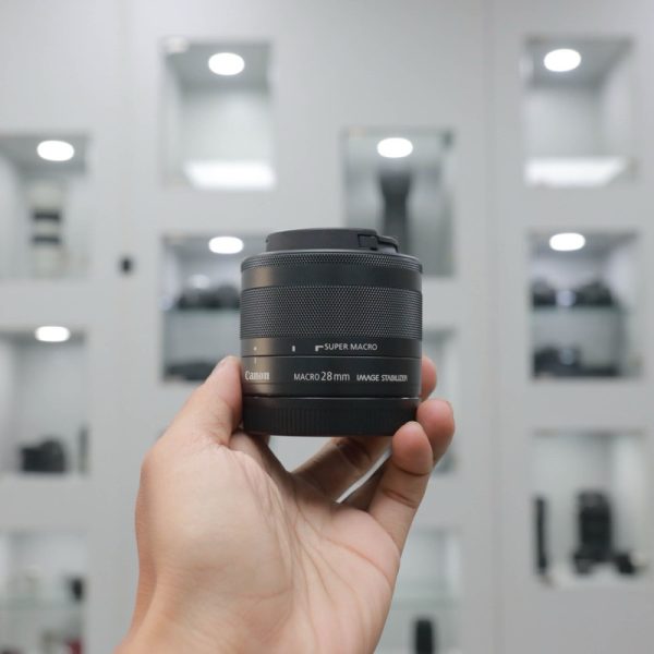 Canon EF-MCanon EFM 28mm