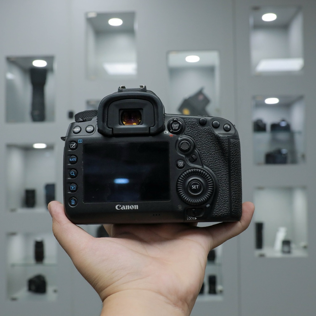 Canon 5D Mark IV - Image 2