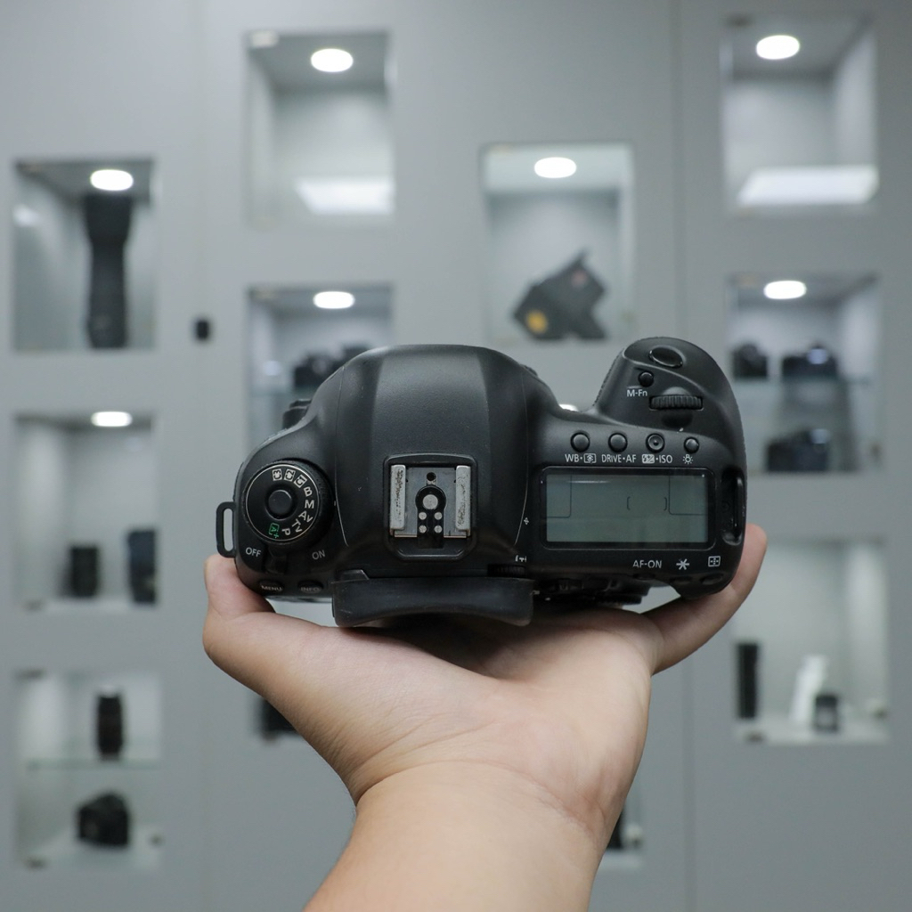 Canon 5D Mark IV - Image 3