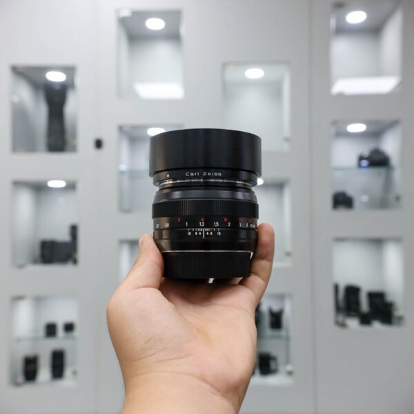Carl Zeiss 50mm F1.4 Planar ZE T* For Canon Manual Lensa