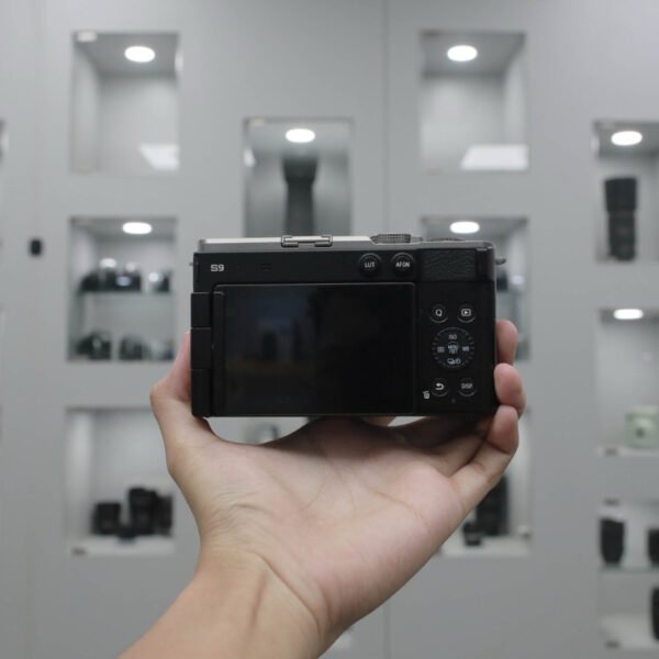 Panasonic Lumix DC-S9H Mirrorless