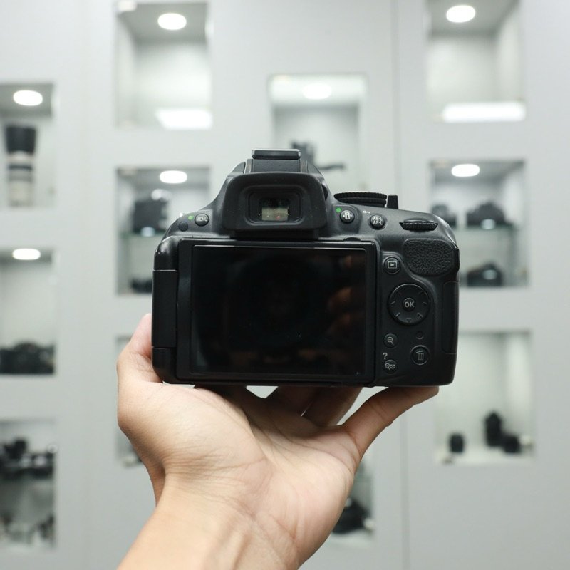 Nikon D5200 Kit 18-55mm F3.5-5.6 G II