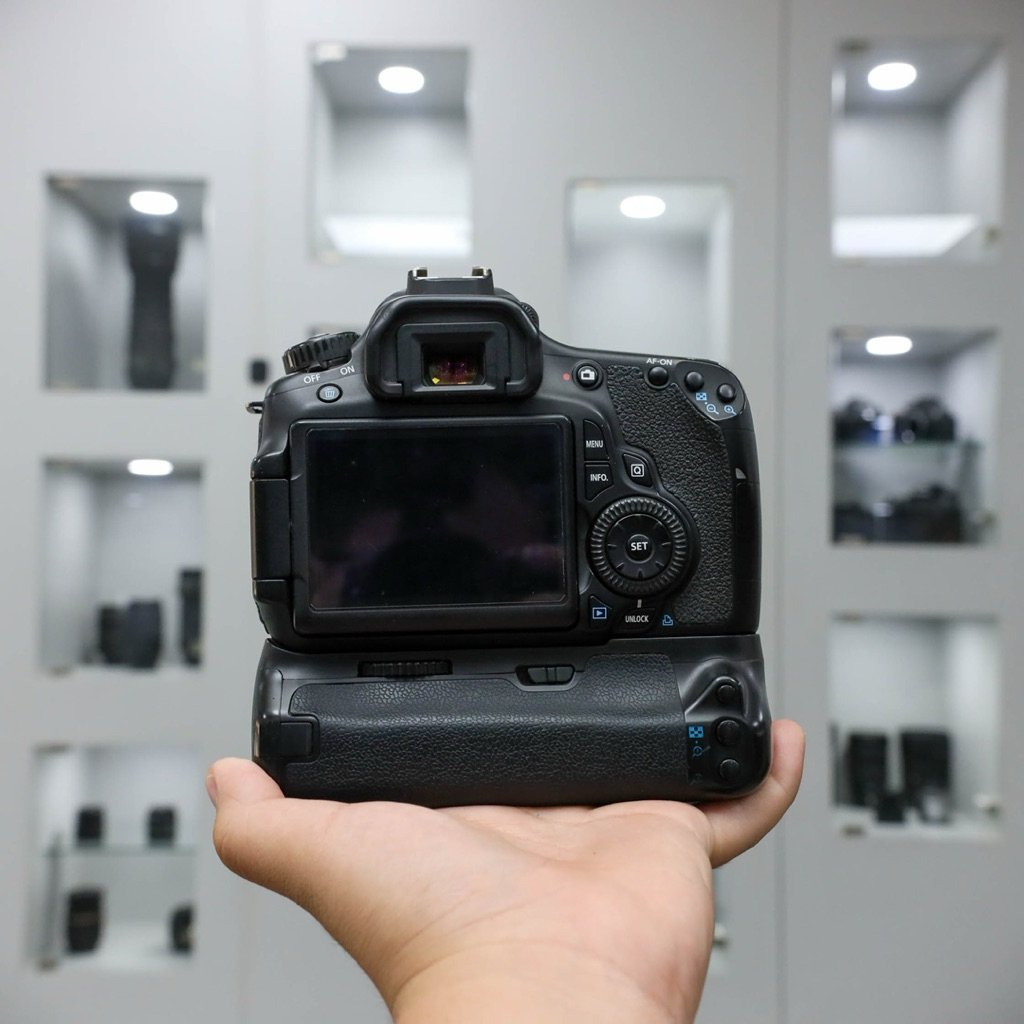 Canon 60D Body Only / Grip Dslr Camera - Image 4