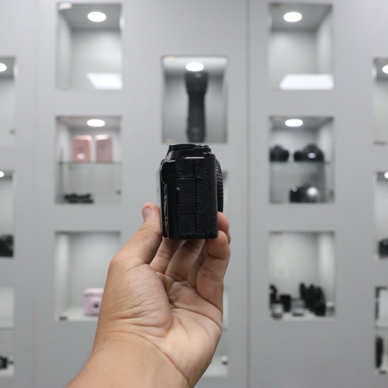 Fujifilm XM1 Mirrorless Camera - Image 4