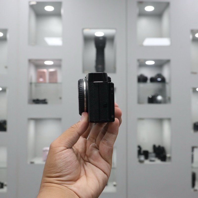 Fujifilm XM1 Mirrorless Camera - Image 3