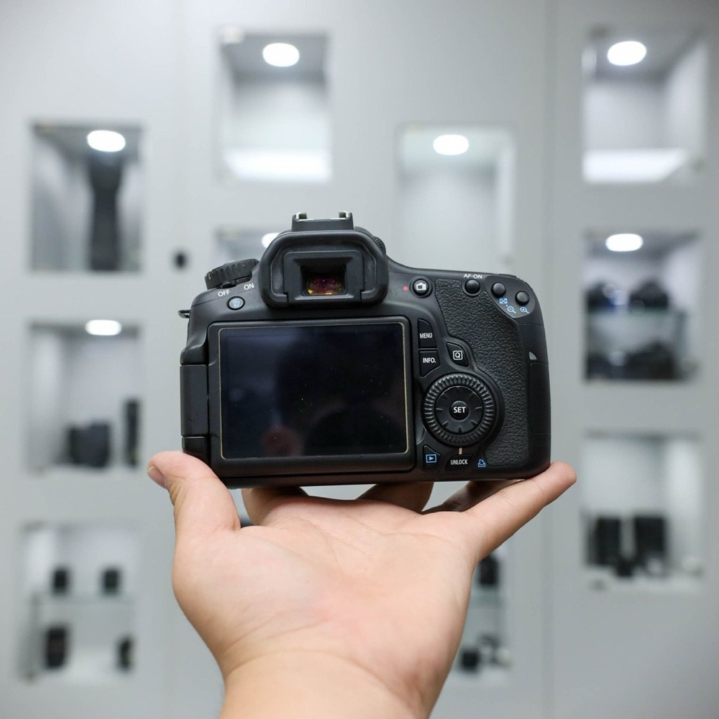 Canon 60D Body Only / Grip Dslr Camera - Image 2